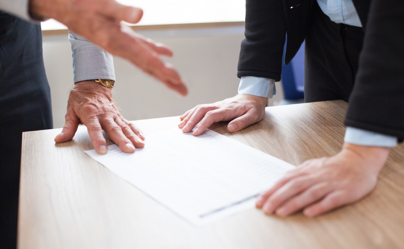 Cómo resolver conflictos legales entre empleado y patrón: Guía práctica para una solución efectiva